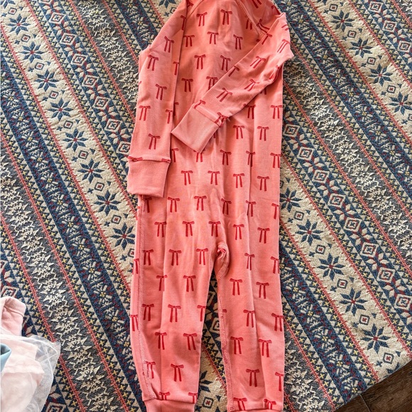 NWT Hanna Andersson Pink and Red Bow Hanna Soft Sleeper Pajamas Footies - Picture 7 of 8